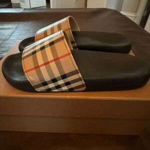 BURBERRY slides